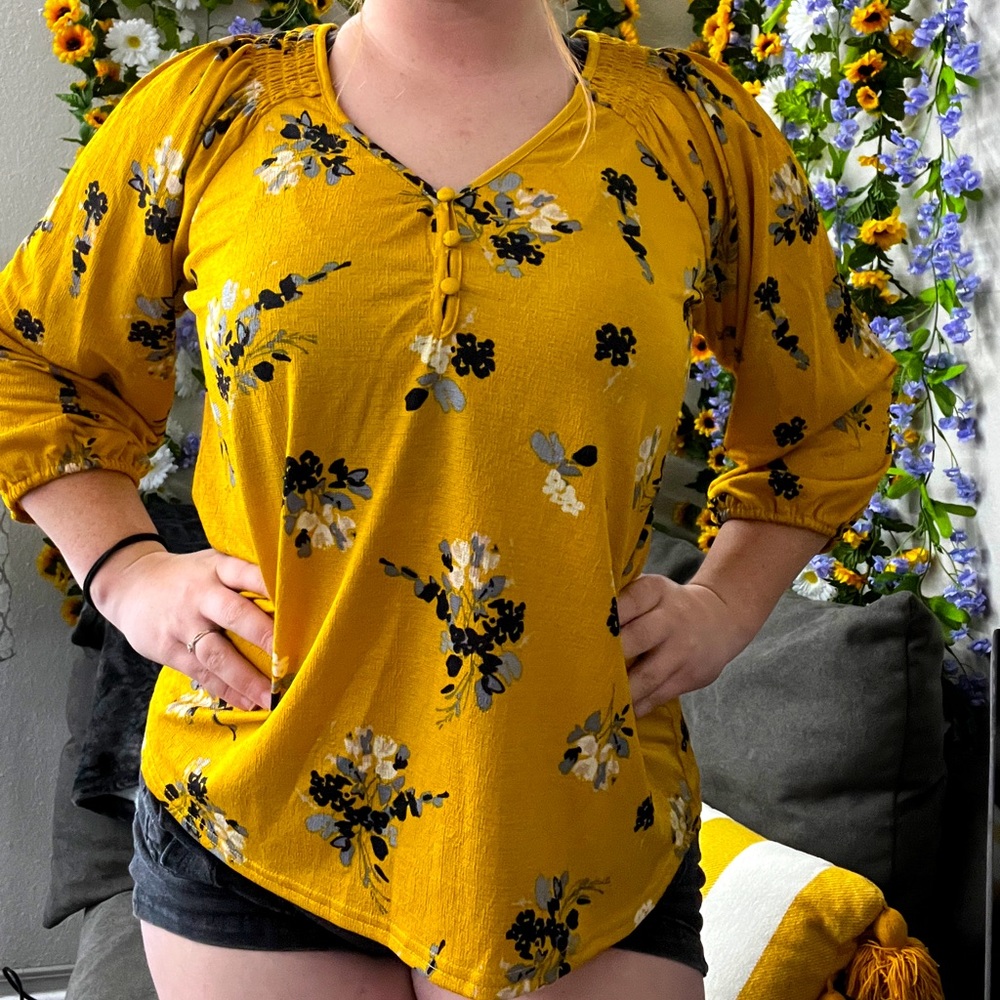 Buttoned blouse